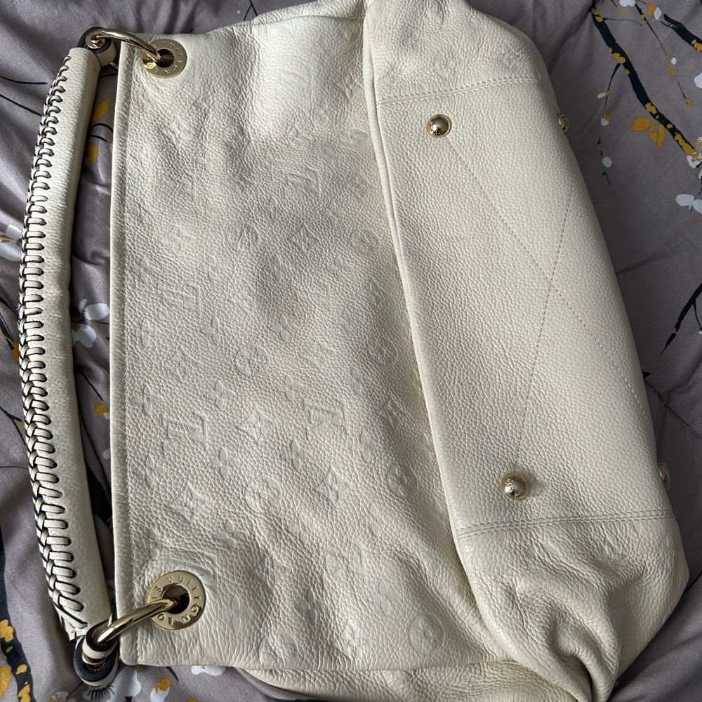Louis Vuitton Ivory Shoulder Bag with Gold Details